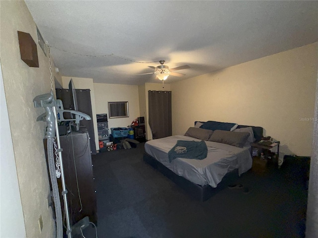 bedroom featuring a ceiling fan