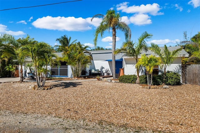 view of front of property