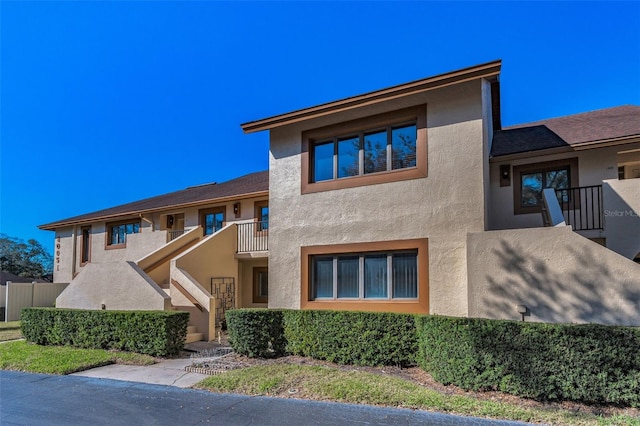 view of front of property featuring stucco siding