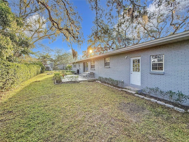 view of yard with a patio