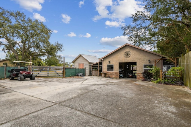 view of front of property