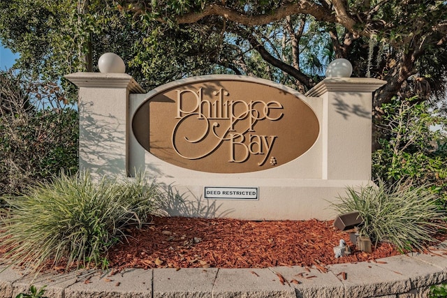 view of community / neighborhood sign