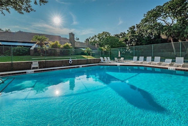 view of swimming pool