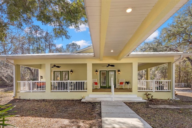 view of front of home with ceiling fan and a porch