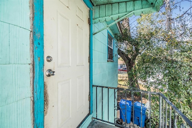 view of property entrance