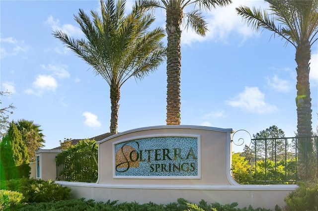 view of community / neighborhood sign