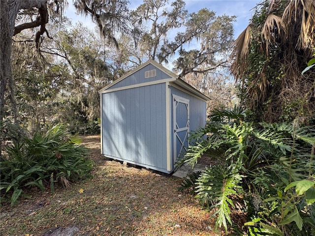 view of outbuilding