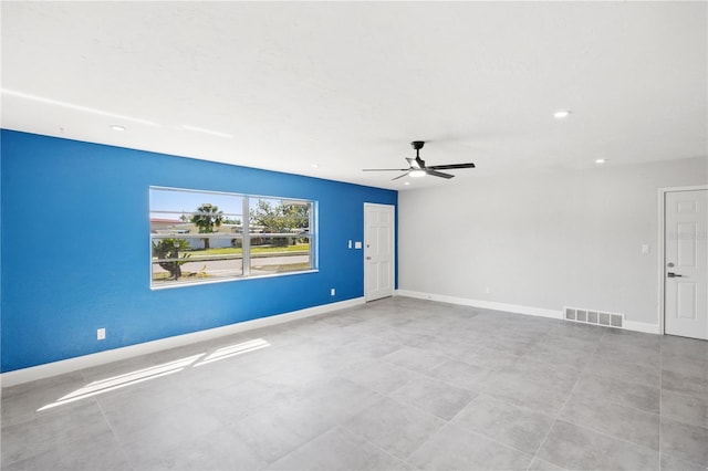 empty room with ceiling fan