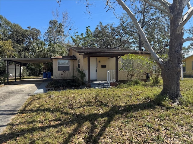 view of front of house featuring a carport