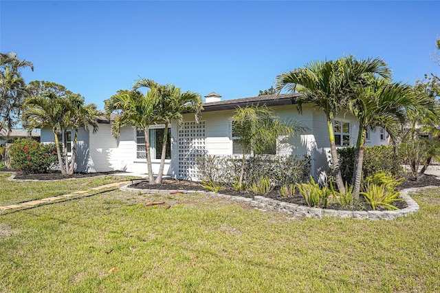1309 Nokomis Ave S, Venice, FL 34285 - view of front of house with a front lawn