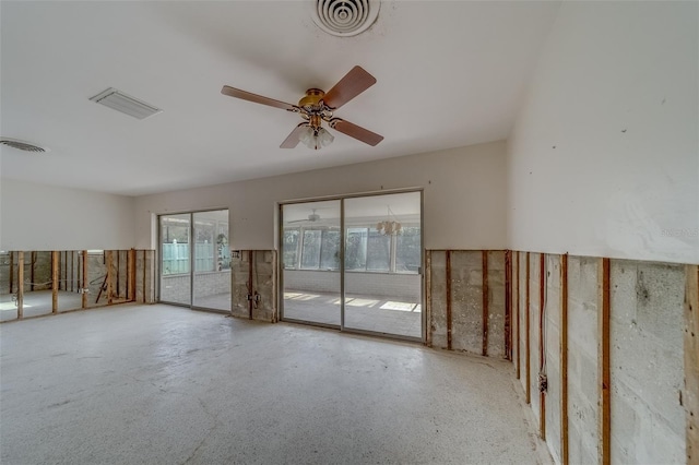 empty room featuring ceiling fan