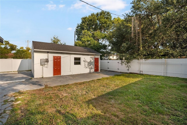 exterior space featuring a yard