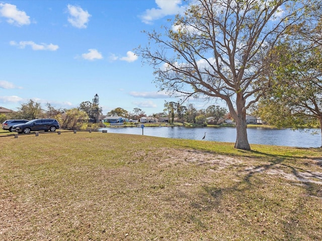 view of yard featuring a water view