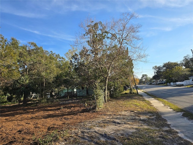 Listing photo 2 for 1825 Douglas Ave, Clearwater FL 33755