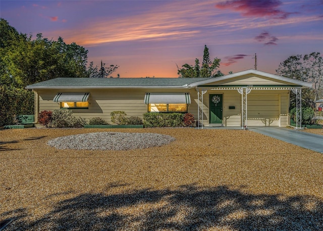 view of front of property featuring a garage