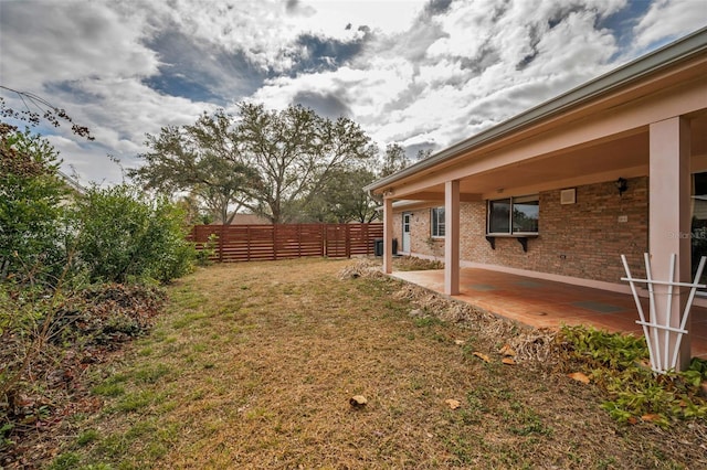 view of yard with a patio