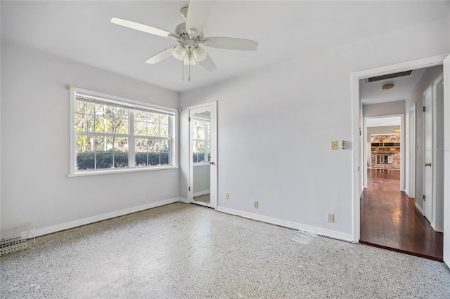 empty room with ceiling fan