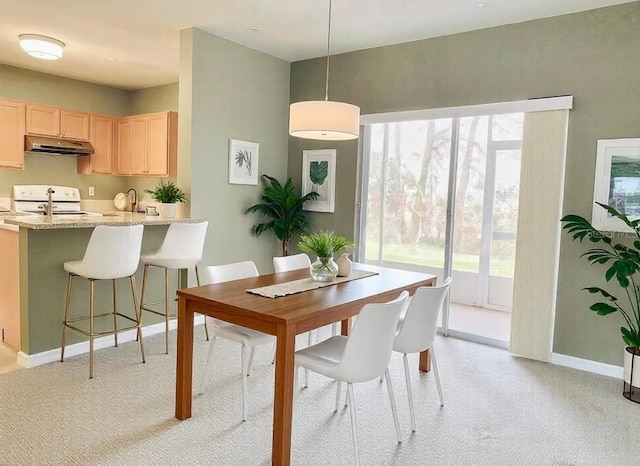 dining area with sink