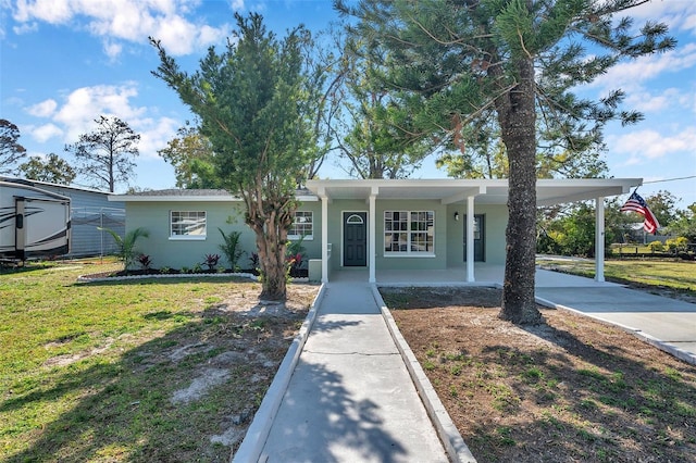 view of front of house featuring a front yard