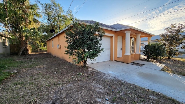 view of front of house featuring a garage