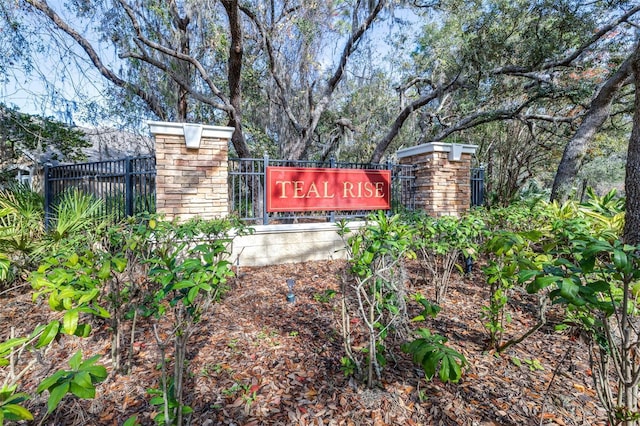 view of community / neighborhood sign