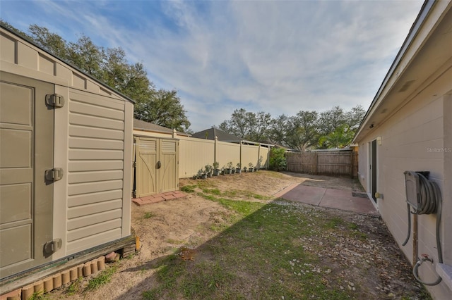 view of yard with a patio