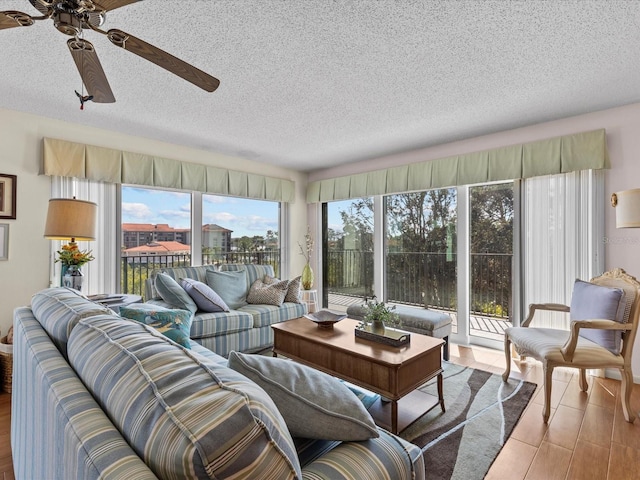 134 Mariner Dr Unit 134, Tarpon Springs, FL 34689 - sunroom with ceiling fan
