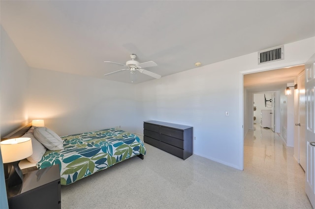 bedroom with ceiling fan