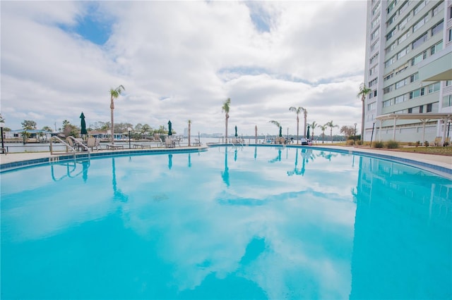 view of swimming pool