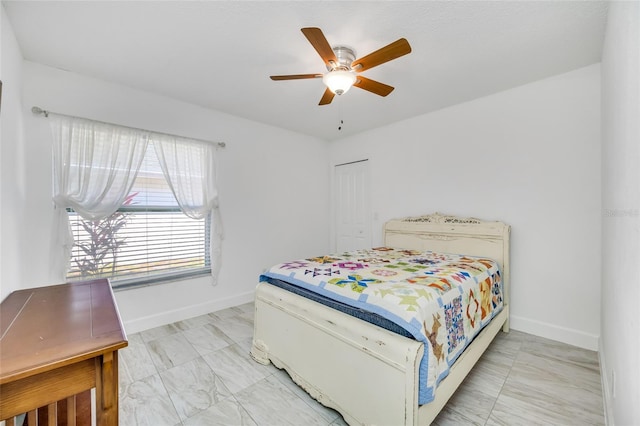 bedroom with ceiling fan