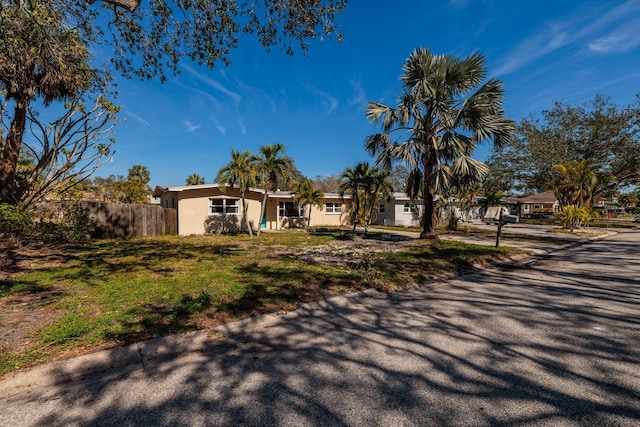 view of front of property