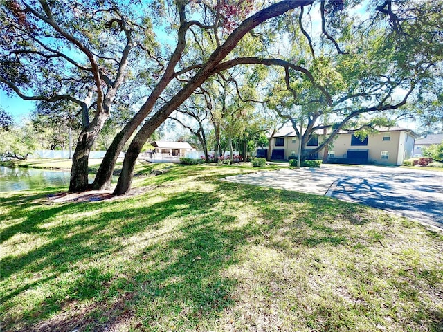 view of yard featuring a water view