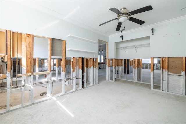 miscellaneous room with ceiling fan and ornamental molding