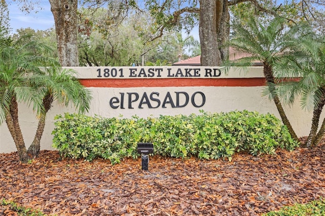 view of community / neighborhood sign