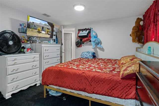 bedroom with carpet flooring