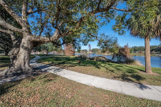 view of yard featuring a water view