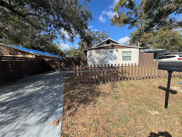 view of front of property