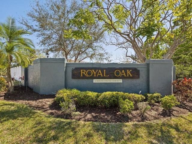 view of community / neighborhood sign