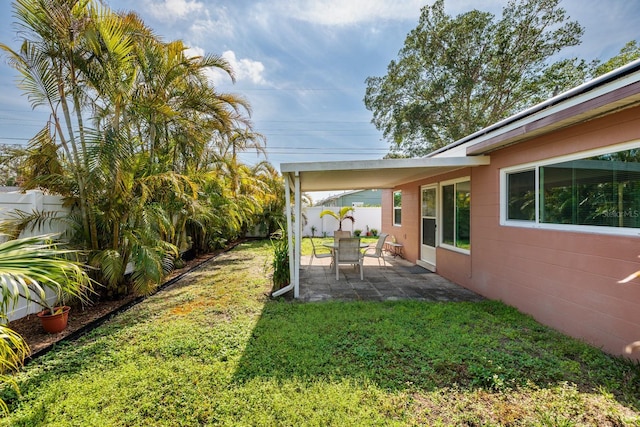 view of yard featuring a patio area