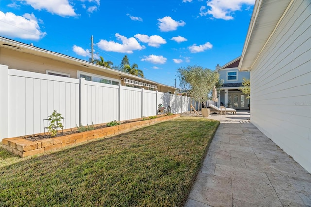 view of yard featuring a patio