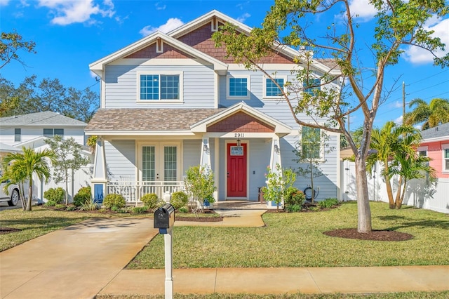 view of front of home featuring a front yard