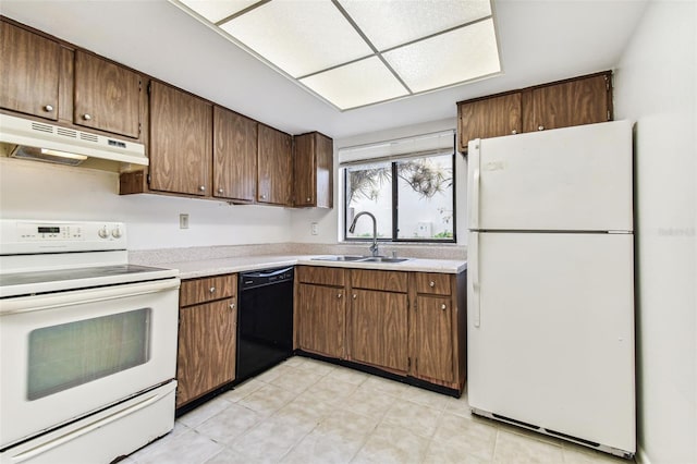 880 S Village Lake Dr N Unit 106, Saint Petersburg, FL 33716 - kitchen with sink and white appliances