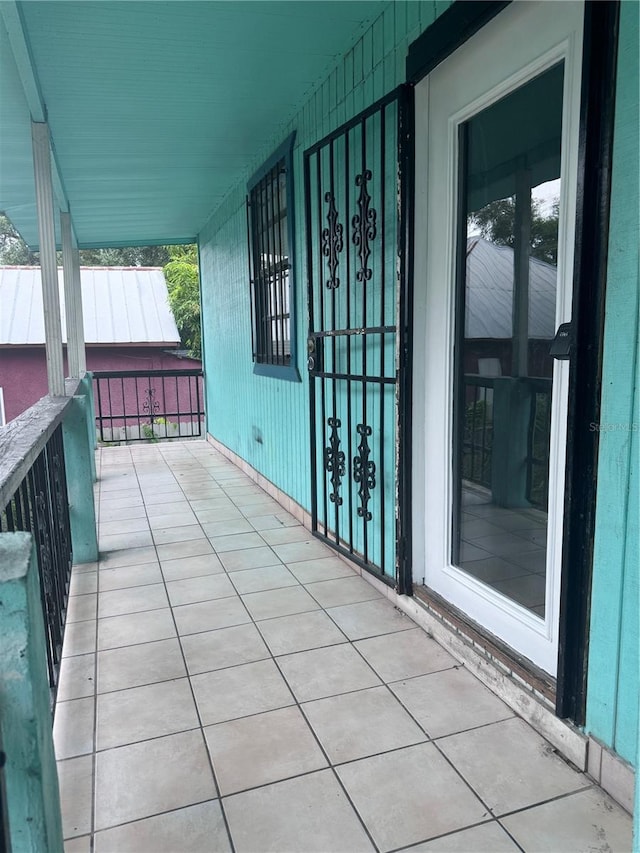 balcony with a porch