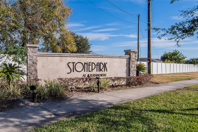 view of community / neighborhood sign