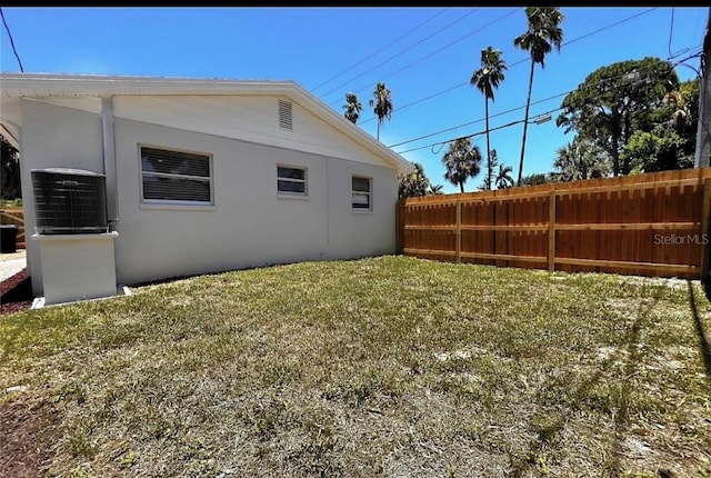 view of yard featuring cooling unit