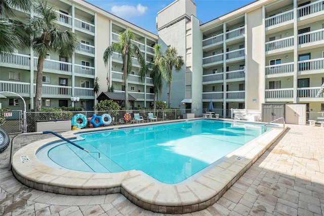 view of swimming pool