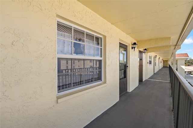 balcony featuring elevator