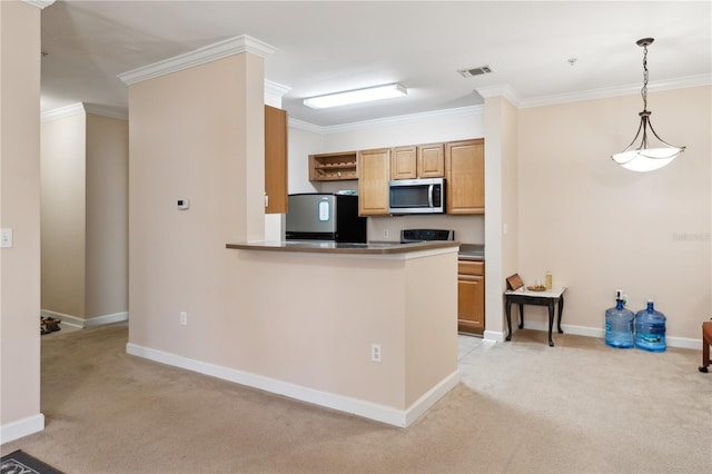 kitchen with decorative light fixtures, fridge, light colored carpet, kitchen peninsula, and crown molding