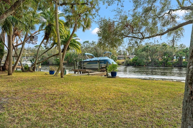 view of yard featuring a water view