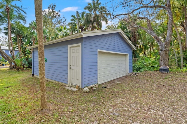 view of detached garage